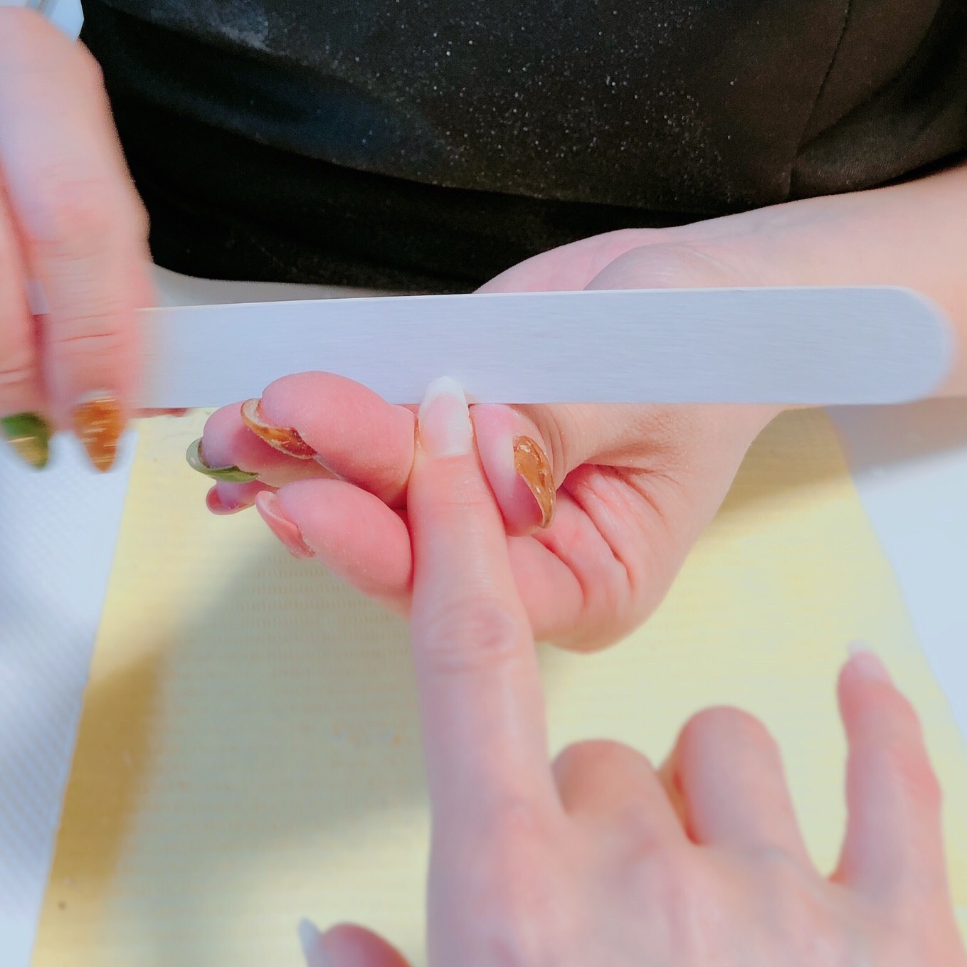 爪の長さを整える方法 Nail Salon Averre